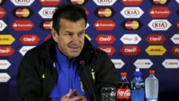 Dunga, seleccionador de Brasil, en rueda de prensa.