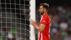 SEVILLE, SPAIN - OCTOBER 16: Leo Baptistao of UD Almeria reacts during the LaLiga Santander match between Real Betis and UD Almeria at Estadio Benito Villamarin on October 16, 2022 in Seville, Spain. (Photo by Fran Santiago/Getty Images)