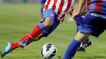 <b>PROTAGONISMO. </b>El joven canterano. Oliver Torres, del Atlético gustó a todos los asistentes al amistoso en La Albuera. Raúl García hizo el primero del partido.