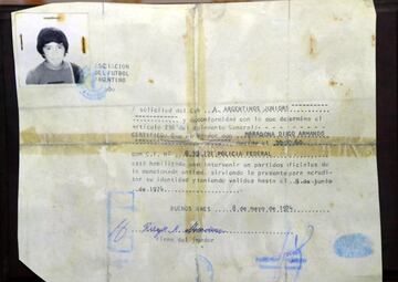 Maradona's contract with Argentinos Juniors.