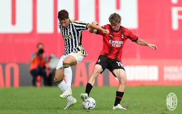 Álex Jiménez jugó en el 3-0 de los 'rossoneri' a la Juventus del pasado 23 de septiembre.