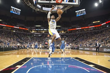 DAVID WEST. El veterano de 36 años quiere un anillo. Ya no hay vuelta de hoja. Renunció a 12 millones para jugar la pasada temporada en San Antonio Spurs y, ahora, en Golden State Warriors con el objetivo de tener un campeonato en el palmarés antes de su adiós a la NBA. En el primer partido solo disputó ocho minutos, pero su capacidad para lanzar a media distancia trastocó la defensa interior de los Cavaliers y rompió la monotonía de los 'grandes' que Mike Brown puso sobre la cancha.