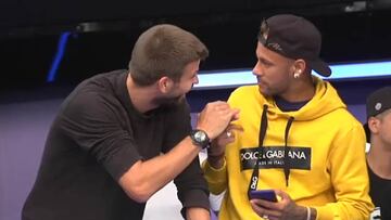 Neymar y Piqué, juntos en Barcelona en un acto promocional