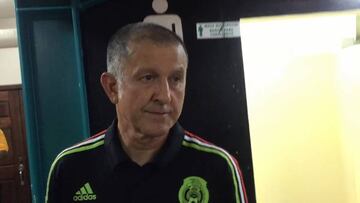 El colombiano terminó rapado luego de haber apostado con los seleccionados que en caso de que sacaran las seis unidades, se iba a rapar.