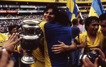 América
⋆ 1983-84
⋆ 1984-85
⋆ PRODE 85
⋆ 1987-88
⋆ 1988-89