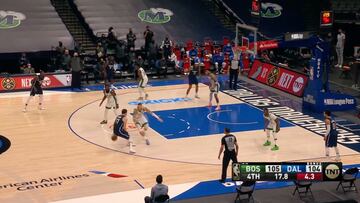 Justo antes del triple ganador Doncic hizo una de las mejores jugadas de su carrera: de otro planeta...