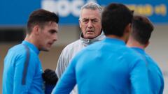 Alfaro tiene 'overbooking' en la banda derecha de Boca