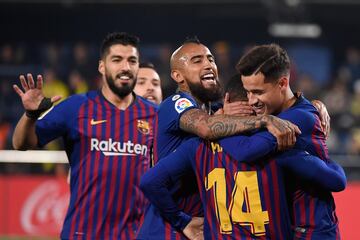 Philippe Coutinho celebrando su gol el primero del Barcelona