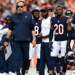 Which quarterback starts Sunday for the Chicago Bears?