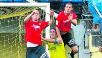 <b>HASTA EL FINAL. </b>El Submarino lo intentó hasta que Paradas Romero pitó el final del partido colgando balones al área del Mallorca.