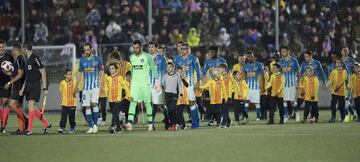 Salida al campo de los jugadores.