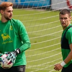 Optimismo en el Racing con la renovación de Jokin Ezkieta y Mantilla