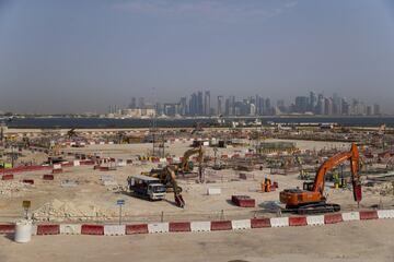 Qatar 2022: World Cup stadia and infrastructure under construction