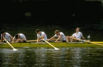 1988, la tripulación de la Universidad de Cambridge agotada tras perder contra Oxford.