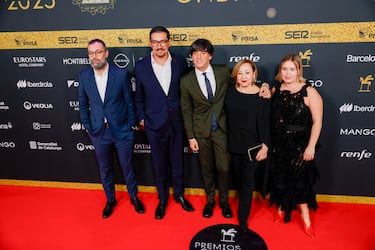 Varios de los integrantes de la serie Celeste (Movistar+), posando en la alfombra roja de los Premios Ondas 2025.