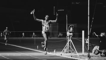 Kenyan distance runner Henry Rono is first over the line in a race at the Philips 'Night Of Athletics' meeting at Crystal Palace, London, 1979. (Photo by Tony Duffy/Getty Images)