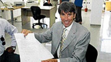 <B>COSTE CERO</B>. Carrasco tiene una lista de jugadores para la próxima temporada, pero tendrá que ajustarse al un presupuesto austero.