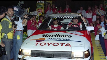 Carlos Sainz y Luis Moya, con el Toyota en el Rally Islas Canarias 1989.