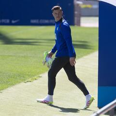 ¡Ter Stegen recorta sus vacaciones y se presenta en la Ciutat Esportiva!