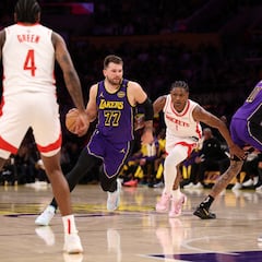 Doncic se inventa un trío