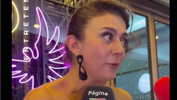 Triunfa en los Premios Caleuche, sube al escenario y sorprende a todos con esto: “No es para hacer polémica”