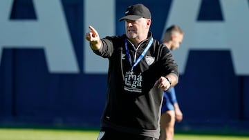 Pepe Mel, durante el entrenamiento de este viernes.