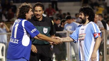 El conjunto espa&ntilde;ol de C&aacute;diz destac&oacute; en sus redes sociales uno de los artes de f&uacute;tbol m&aacute;s destacados en Centroam&eacute;rica con dos leyendas.