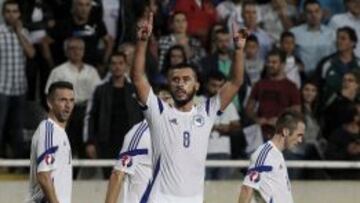 Medunjanin celebra uno de los dos tantos que anotó ante Chipre.