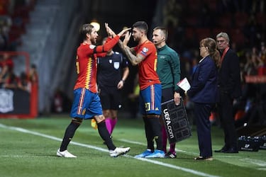 A couple of goals each for Rodrigo and Alcácer