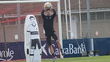 Juan Pérez durante un entrenamiento en Tajonar