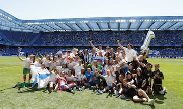 El Depor Abanca celebrando su ascenso a Liga F en Riazor.