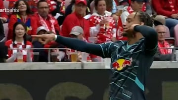 ¡Manos a la cabeza porque es un golazo espectacular! Xavi Simons tirando abajo la Bundesliga