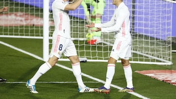 1-0. Lucas Vázquez celebró el primer gol con Toni Kroos.