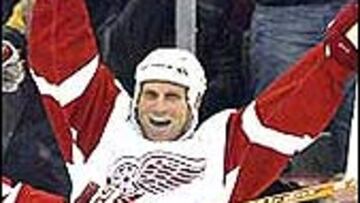 <B>CON LOS GRANDES.</B> Hull se une de esta manera, a un selectivo grupo de nombres que son historia pura de este deporte: Gretzky (894), Howe (801), Dionne (731), Esposito (717) y Gartner (708).