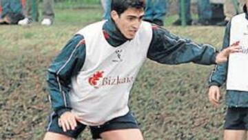 <b>CAMBIO DE UBICACIÓN. </b>Iraola avanzará su posición para jugar a la altura de Javi Martínez.