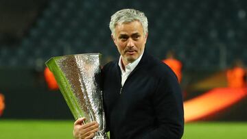 Football Soccer - Ajax Amsterdam v Manchester United - UEFA Europa League Final - Friends Arena, Solna, Stockholm, Sweden - 24/5/17 Manchester United manager Jose Mourinho celebrates with the trophy after winning the Europa League Reuters / Michael Dalder Livepic