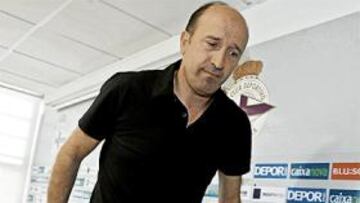 <b>CONVENCIDO. </b>Miguel Ángel Lotina tiene muy claro cuál será el estilo de juego del Deportivo.