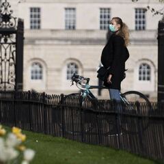 Coronavirus updates: total UK cases and deaths, real-time map