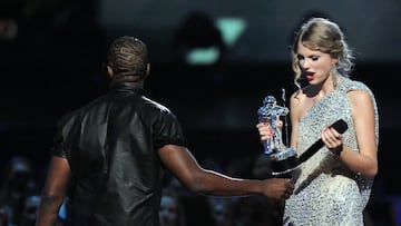 Taylor Lautner se arrepiente de no defender a Taylor Swift de la interrupción de Kanye West en los MTV Video Music Awards (VMAs) de 2009.