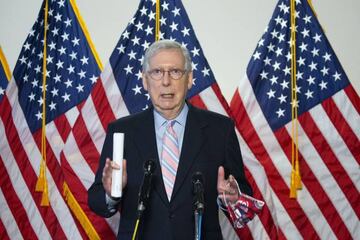 Washington (United States), 28/07/2020.- US Senate Majority Leader Mitch McConnell delivers remarks to members of the news media following a Republican policy luncheon on Capitol Hill in Washington, DC, USA, 28 July 2020.