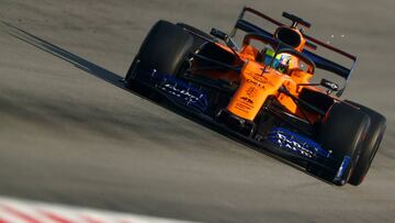 Lando Norris con el McLaren en los test.