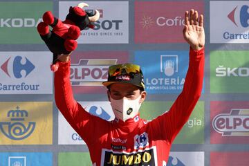 Primoz Roglic en el pódium