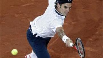 <b>Federer</b> solventa por la vía rápida el pase a cuartos ante Wawrinka.