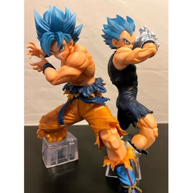 Dragon Ball: la brutal figura de Goku y Vegeta lanzando sus ataques míticos de forma dual