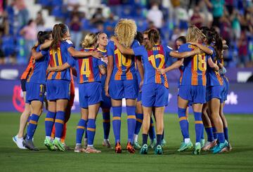 Las jugadoras del Barcelona celebran la Copa de la Reina. 