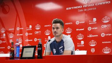 José Carlos durante una conferencia de prensa.