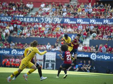 El biseauguineano anotó el primer gol del Barcelona ante Osasuna rematando de cabeza un centro de Carles Pérez. 16 años y 304 días para ser el goleador más joven de la historia del FC Barcelona.