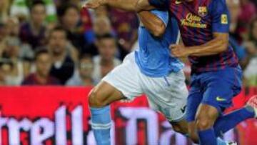 Adriano se lesionó frente al Oporto.