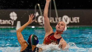 España golea a Italia