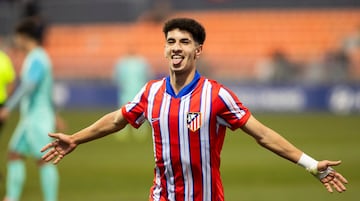 Rayane celebra su gol al Algeciras del 11 de enero.